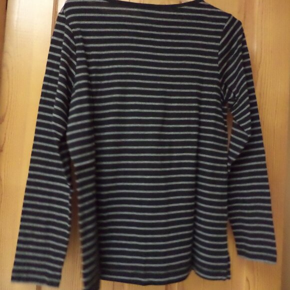Tommy Bahama T-Shirt Long Sleeves ~Black + Gun Metal Stripes-Size: Large NWT $58 - Picture 10 of 10